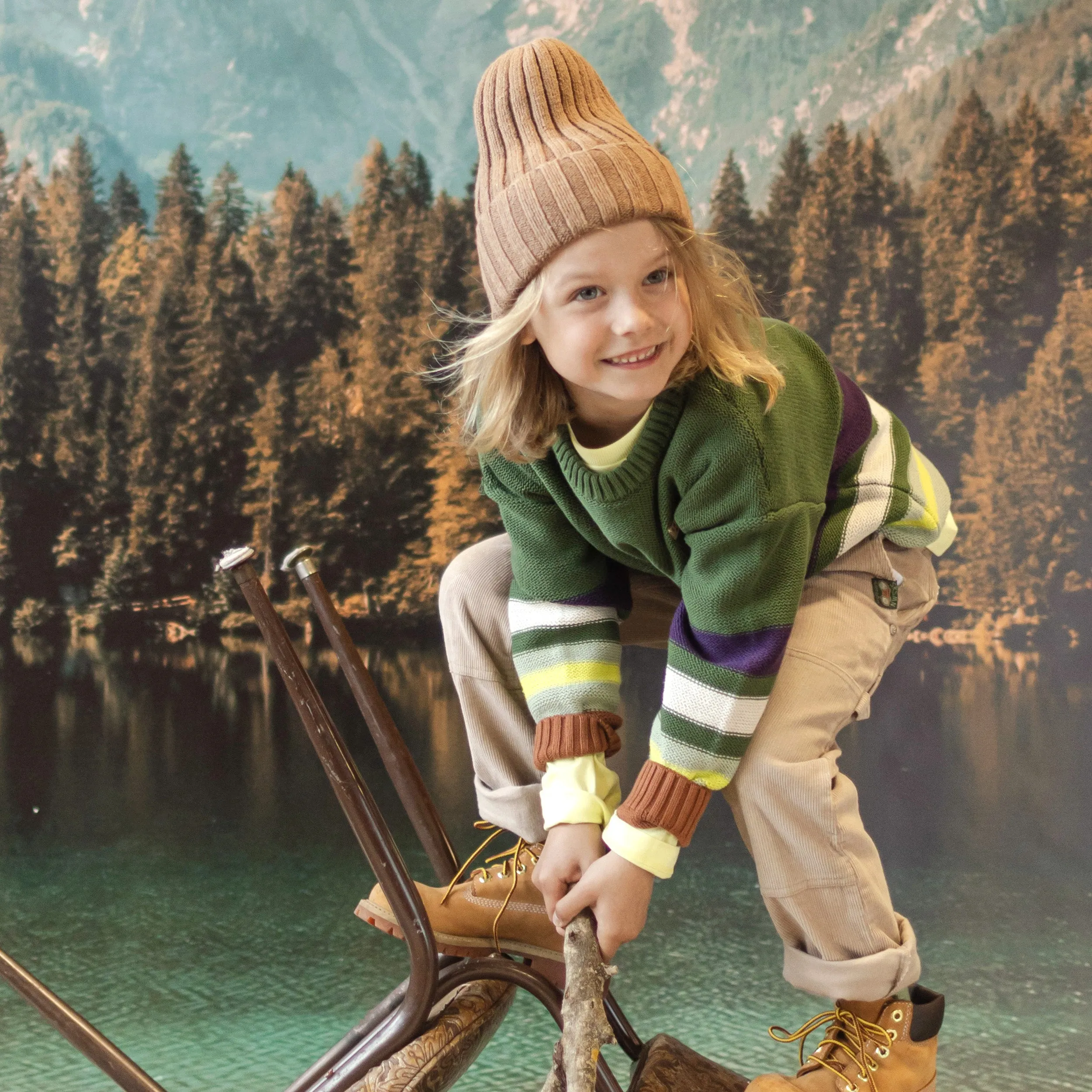 Chandail de maille vert à rayures, enfant || Green knit sweater with duck jacquard pattern, child