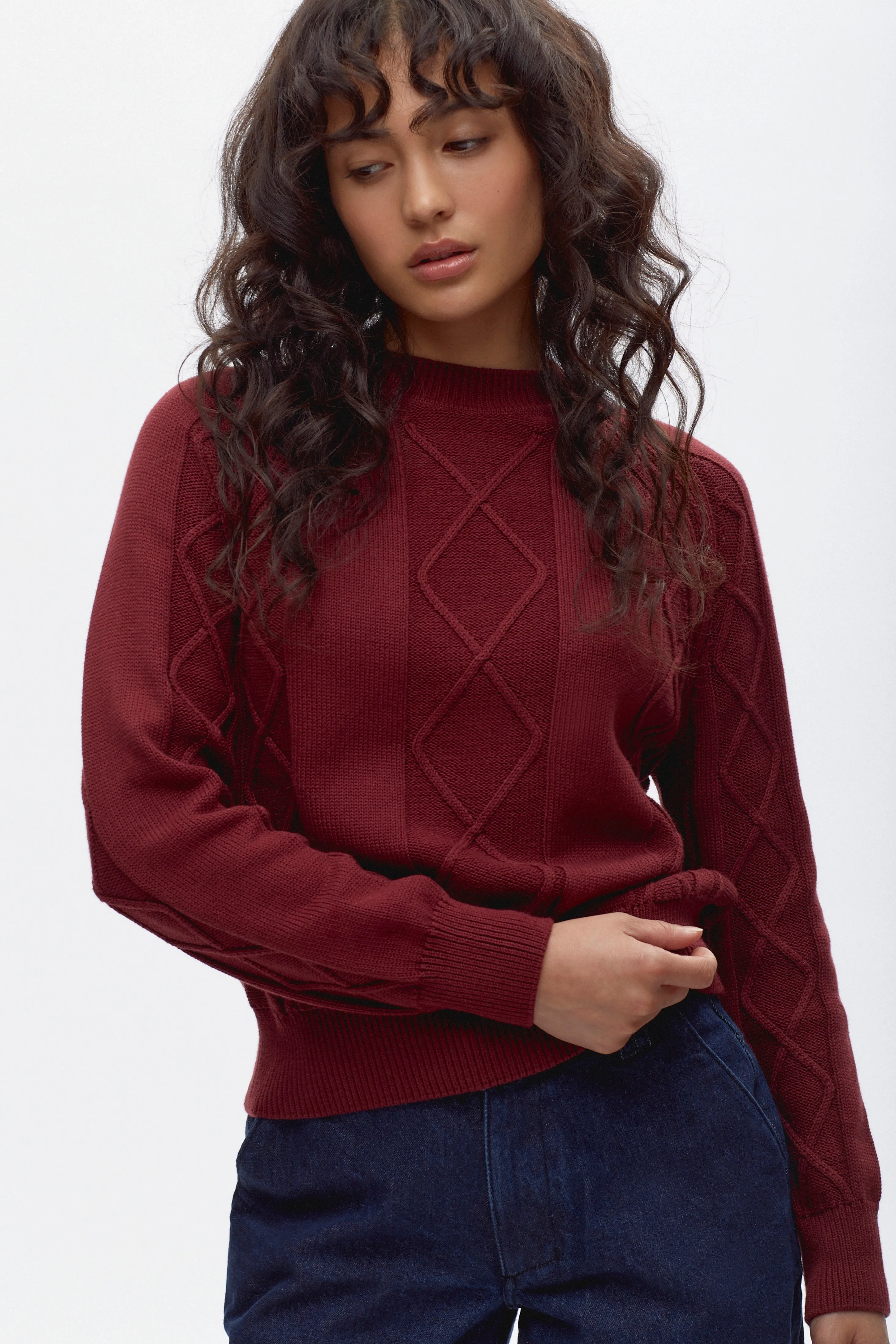 Women's Luxor Cable Sweater in Burgundy